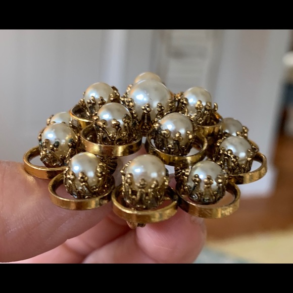 Vintage pearl broach - Picture 2 of 2